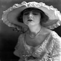 Enid Bennett na izvezenoj haljini s portretnim foto -printom portreta šešira